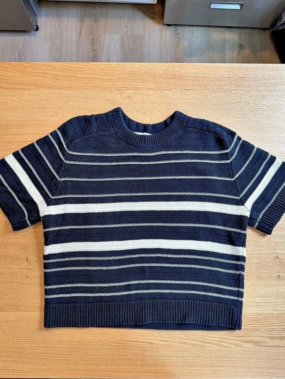 Abercrombie & Fitch Short-Sleeve Boxy Sweater Tee Black & White Medium